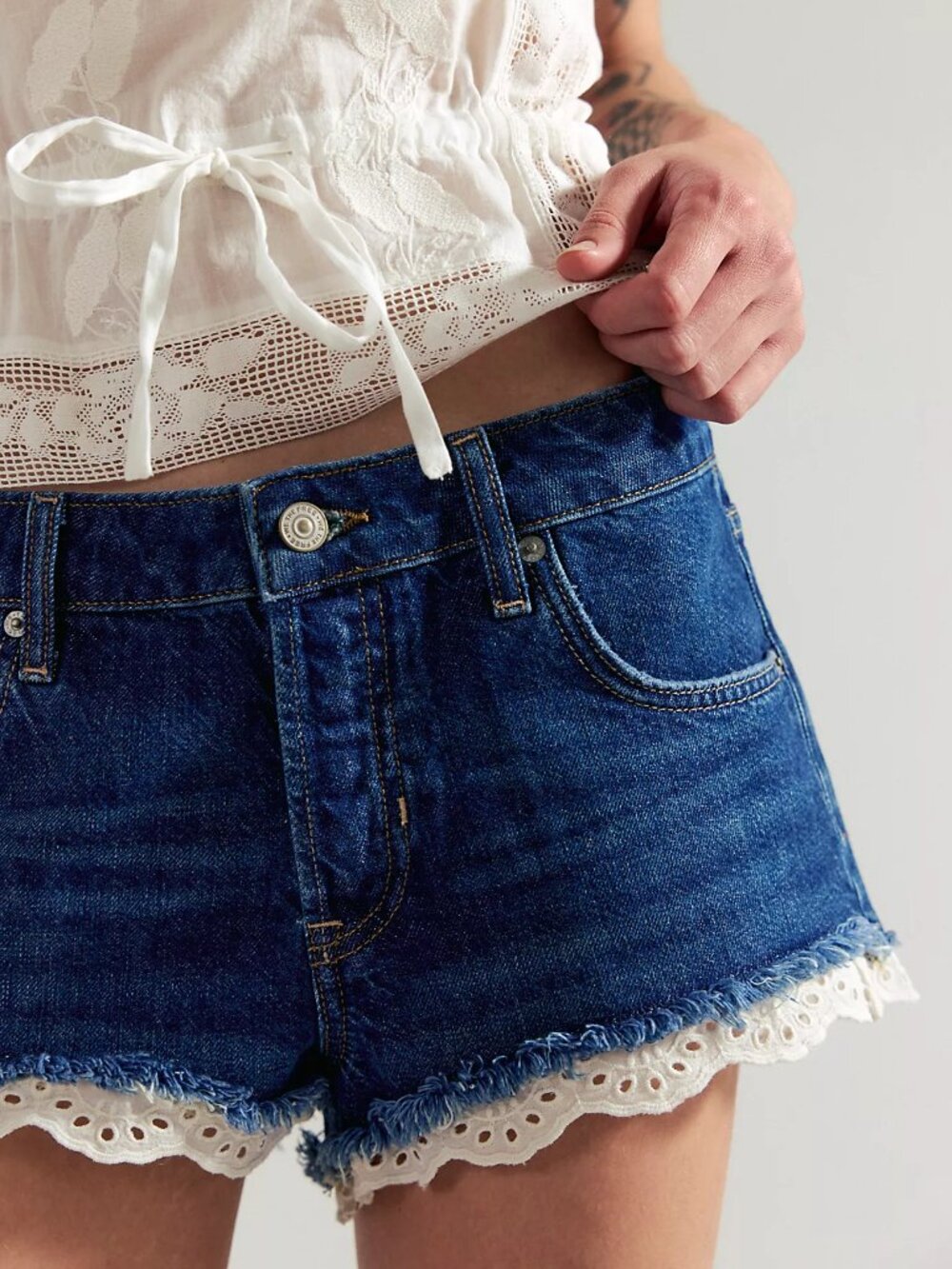 Brand New Free People We The Free Cali Lace Shorties - Size 31 - NWT